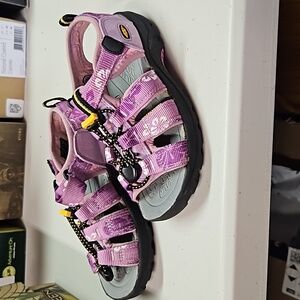 Keen Zuma backwoods size 13 pink